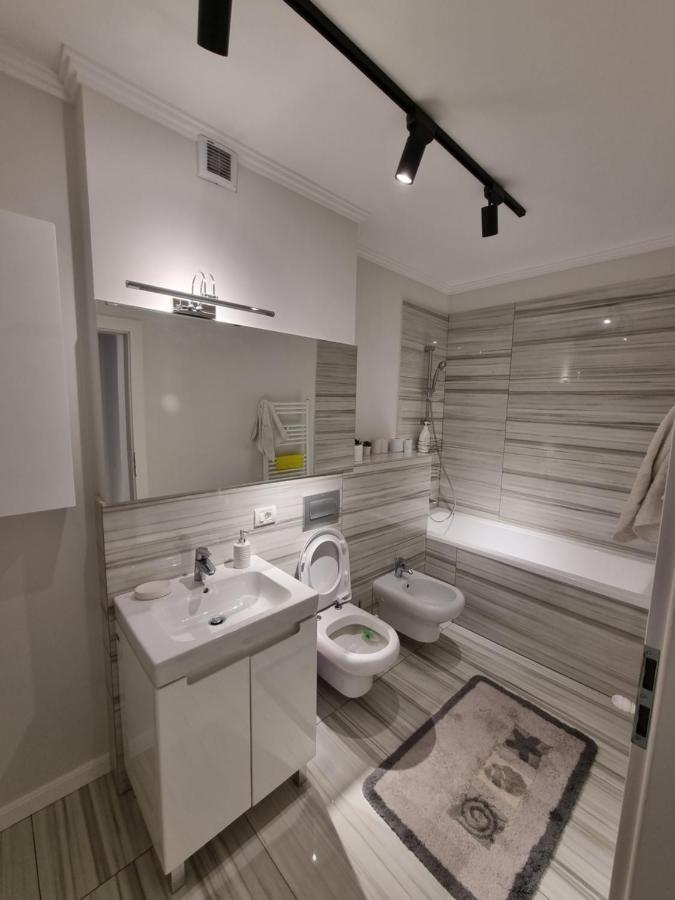 Apartament Superb In Regim Hotelier- Arad Plaza Buitenkant foto